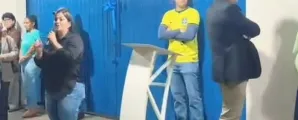 Prefeito pede vaias contra vereadora durante inaugura��o e gera constrangimento
