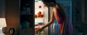 Comer fruta � noite faz mal? Nutricionista explica