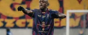 Jogador franc�s vende r�plica da ta�a da Copa de 2018 e responde cr�ticas