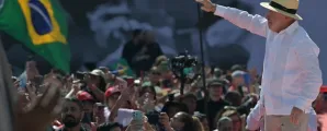 Lula abre campanha em S�o Bernardo com discurso nost�lgico e cr�ticas � direita
