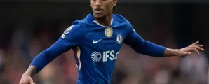 Jo�o Pedro renova com Chelsea at� 2034 e conquista Xabi Alonso