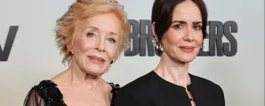 Holland Taylor, 83, explica por que ainda n�o mora com Sarah Paulson ap�s 11 anos juntas