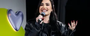 Demi Lovato � hospitalizada por suposta alergia a sushi ou maracuj�, mas recebe alta rapidamente