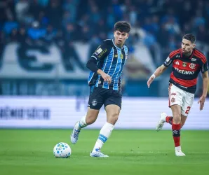 Flamengo vence o Gr�mio fora de casa e segue firme no Brasileir�o