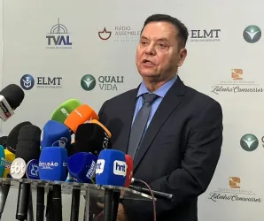 Botelho diz que Fl�vio Bolsonaro foi �inocente� em conversas com Vorcaro