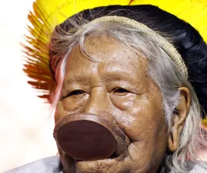 Cacique Raoni de 93 anos est� consciente, mas seus rins pioraram um pouco