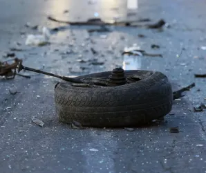 Casal morre ap�s Porsche bater em �rvore no interior de S�o Paulo