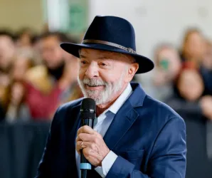 Lula chama ministros de Bolsonaro de 'mequetrefes' em evento no Planalto