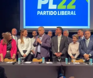 Fl�vio Bolsonaro anuncia Alfredo Gaspar como vice em chapa pura do PL