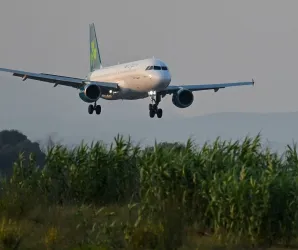 Piloto que causou alerta em pleno voo com inclina��o de 44 graus diz que 'n�o dormiu bem'