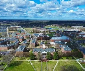 Tiroteio em universidade nos EUA deixa feridos e campus em lockdown