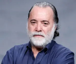 Tony Ramos chora ao lembrar de Laura Cardoso: 'Ela era a nossa rainha'