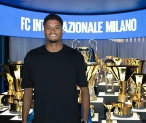 Jogador formado em campo do Vit�ria � comprado por gigante do futebol italiano