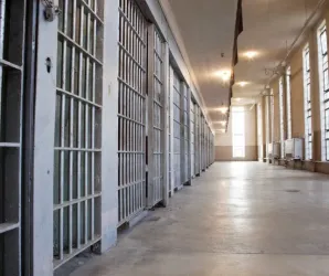 Homem passa 41 anos preso injustamente e � libertado ap�s teste de DNA