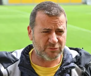 Dono de time de futebol da Bulg�ria � encontrado morto por tiro em sua casa