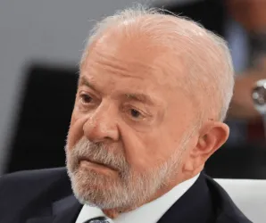 Lula acusa TSE de passar dos limites contra sua campanha