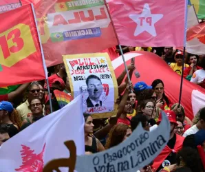 L�deres e artistas lideram atos de apoio a Lula em capitais antes do segundo turno