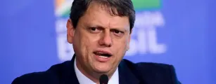 Tarc�sio defende respeito �s urnas e critica postura de Fl�vio Bolsonaro ap�s derrota