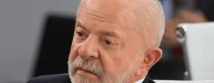 Lula diz que 'ningu�m nos vencer� mentindo' em artigo contra tarifas dos EUA