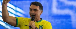 Fl�vio Bolsonaro diz que vai aceitar o resultado das elei��es: 'Diferente de 2022, TSE ser� imparcial'