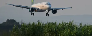 Piloto que causou alerta em pleno voo com inclina��o de 44 graus diz que 'n�o dormiu bem'