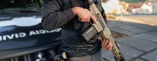 Pol�cia apreende arma, drogas e celulares em opera��o na Bahia