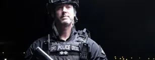 Policial rompe silencio sobre casos de OVNIs e alerta: 'alien�genas nos observam em um zool�gico humano'