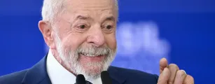 Lula diz que Brasil precisa de submarino nuclear para ser soberano