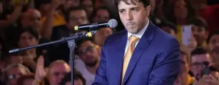 V�deo: Renan Santos critica decis�o de Toffoli como 'ilegal' e 'persecut�ria' ap�s suspens�o do TSE