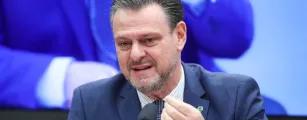 Ex-ministro de Lula pressiona Moraes e pede pedido de demiss�o ou sa�da do STF