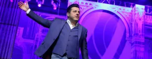 M�sico ouve r�dio ligar sozinho e acredita que foi mensagem do falecido amigo