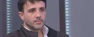 Renan Santos muda de ideia: abandona discursos duros para se aproximar da esquerda e irrita Fl�vio
