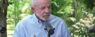 Lula promete brigar na Justi�a contra bloqueio de canal no WhatsApp por desinforma��o