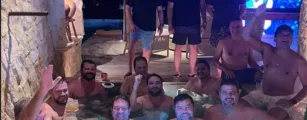 Pol�cia Federal investiga quem vazou foto �ntima de senador em piscina com colegas