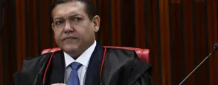Ministro do TSE bloqueia grupo de WhatsApp de Janones e avisa que Lula pode responder por desinforma��o