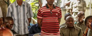 L�der de seita acusado de 191 mortes ap�s for�ar crian�as a morrer de fome