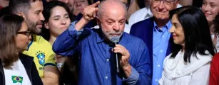 Lula reeleito promete governar para todos os brasileiros