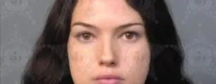 Mulher de 25 anos atira em rival amoroso com pistola rosa para 'fazer um ponto' ap�s descobrir trai��o do namorado