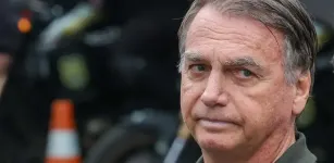 Advogados de Bolsonaro pedem para rever condena��o e alegam falhas nas provas digitais