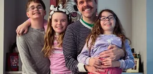 Perez Hilton se reencontra com os tr�s filhos ap�s tentativa de suic�dio ao vivo
