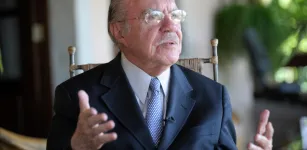 Jos� Sarney � internado na UTI ap�s cirurgia no abd�men