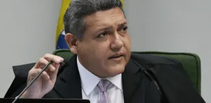 Justi�a Eleitoral derruba canal de Janones no WhatsApp para barrar fake news sobre Fl�vio Bolsonaro
