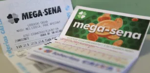 Sem vencedores, Mega-Sena acumula e vai a R$ 185 milh�es neste domingo