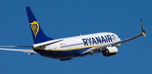 Passageiro fica doente em voo da Ryanair e aeronave declara emerg�ncia sobre o Reino Unido