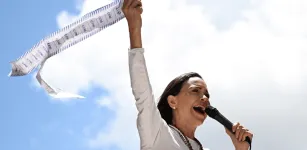 L�der oposicionista Mar�a Corina Machado volta � Venezuela ap�s quase um ano no ex�lio