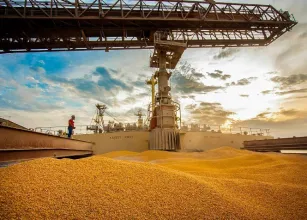 Exporta��es de milho do Brasil disparam em maio e volume j� supera em cinco vezes todo o embarque de 2025
