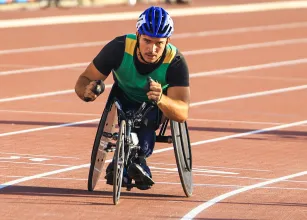 Cristian Ribera, medalhista na neve, inicia temporada no atletismo rumo a Los Angeles-2028