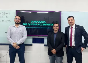 OAB Vai � Escola promove palestra sobre Direito Eleitoral para estudantes da Escola Estadual Deputado Emanuel Pinheiro