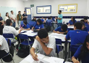 T�cnicos acompanham recomposi��o das aprendizagens com apoio do Banco Mundial