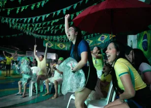 Tel�es da Prefeitura mobilizam torcedores e levam festa a diferentes regi�es de Cuiab�